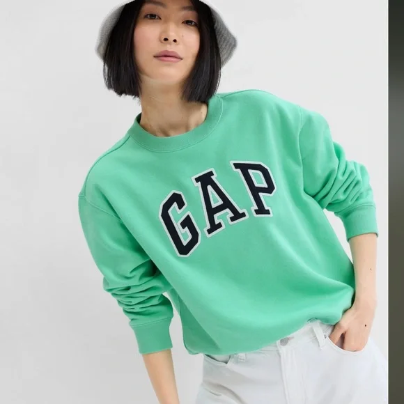 NWT Gap Logo Sweatshirt Color:
aqua light - Picture 1 of 4